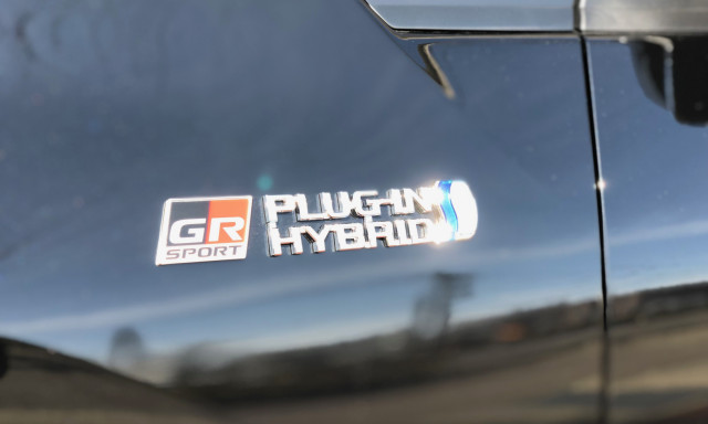 【松村店】ついに来ました！GR PRIUS PHV！