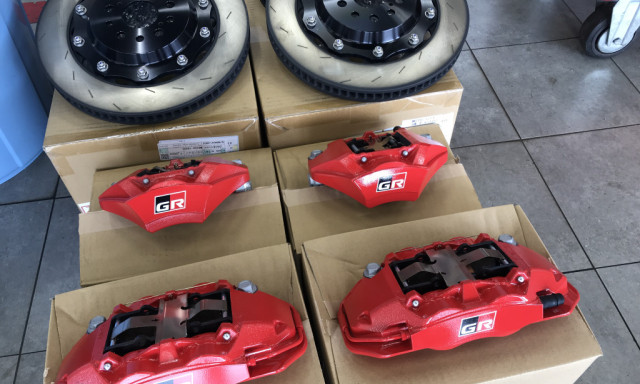 GR86 GRモノブロックブレーキキットの取付け