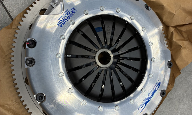 GR86 小倉クラッチさんのライトクラッチ装着！